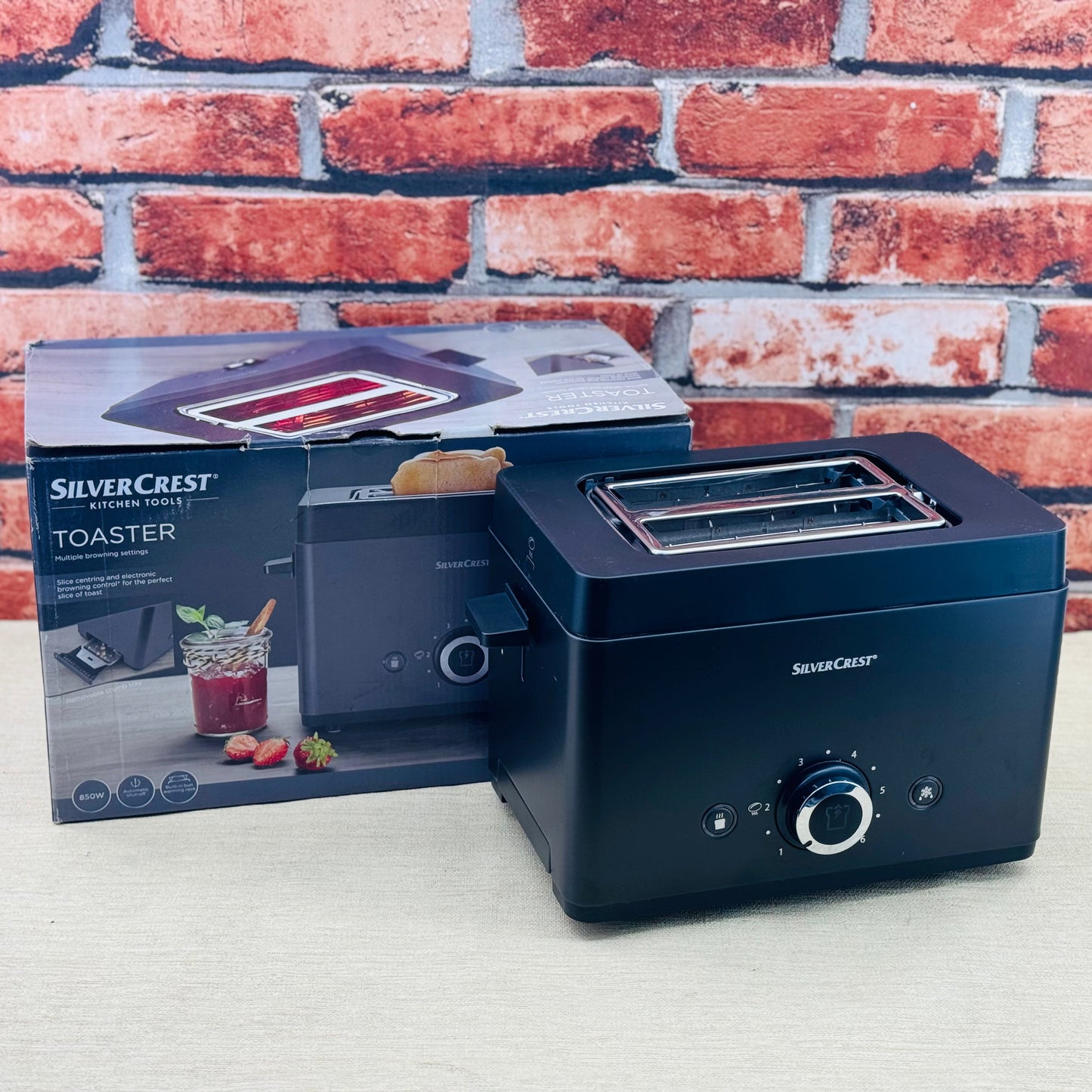 Silver Crest 2-Slice Bread Toaster